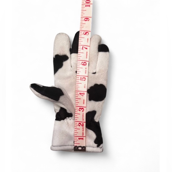 Cherokee Brand Cow Print Kid’s Gloves - Picture 3 of 6
